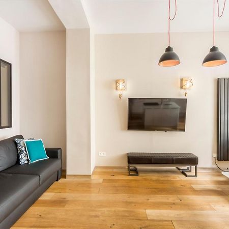 Design Et Confort Near Champs Elysees Париж Екстериор снимка