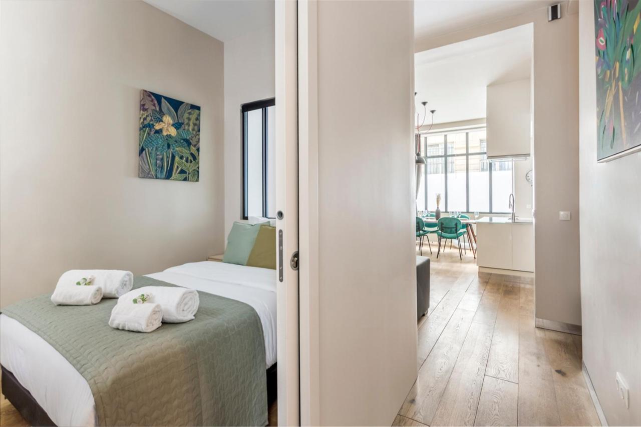 Design Et Confort Near Champs Elysees Париж Екстериор снимка